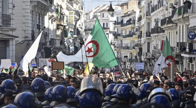 عقلية ” التحكم” عند الحاكم في الجزائر